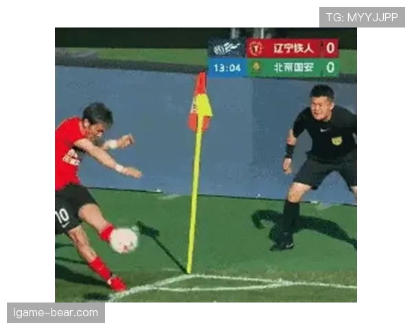 抢门将手中球算犯规吗？规则怎么看这类禁区冲突处罚